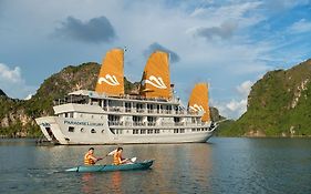 Paradise Sails Cruise